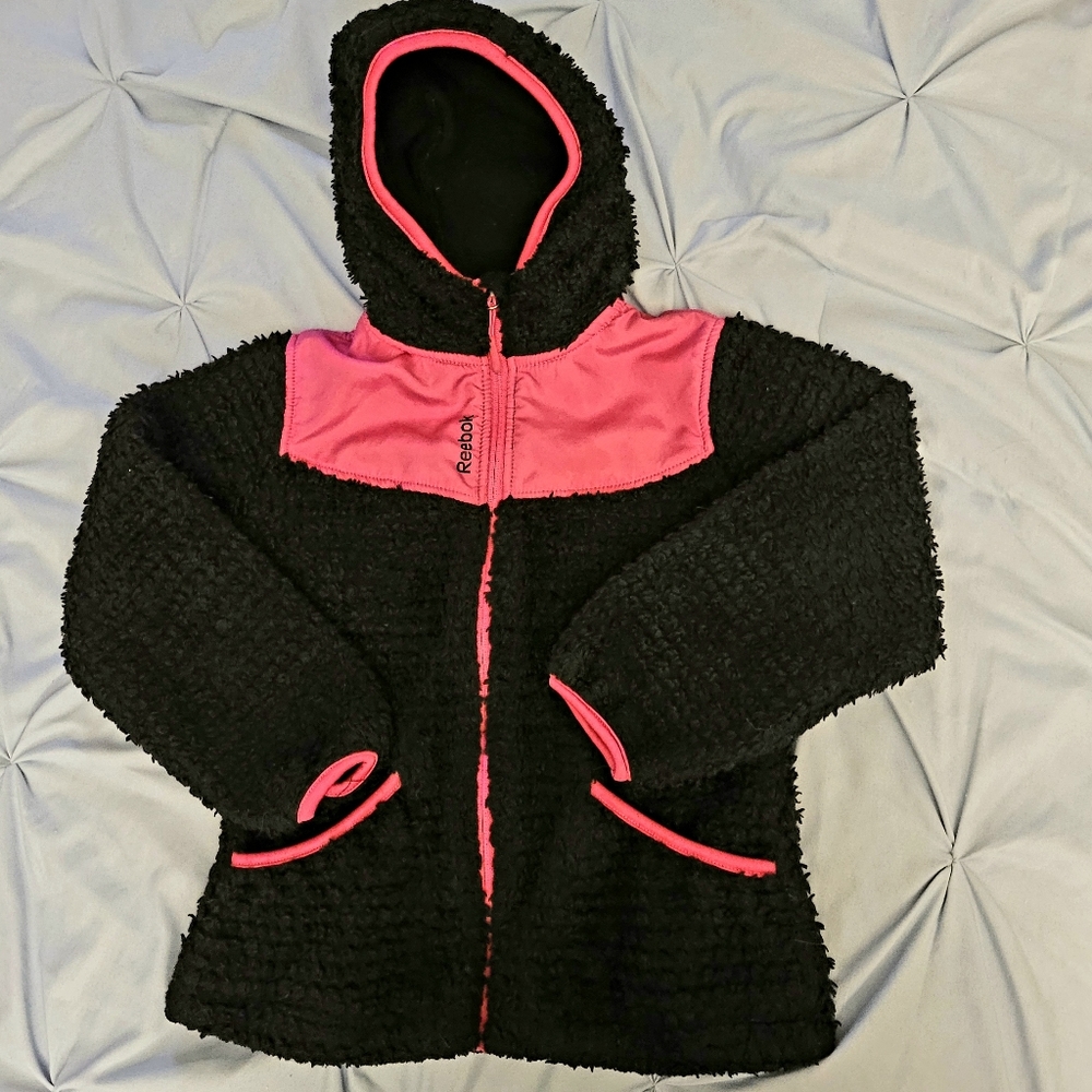 Girls Reebok Pink/Black Coat. Small 7/8)